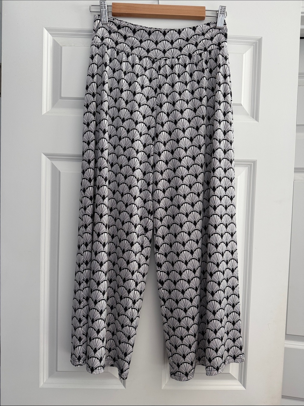 Clara SunWoo Knit Gaucho Fan Print Wide Leg Pants Medium Women’s Black and White